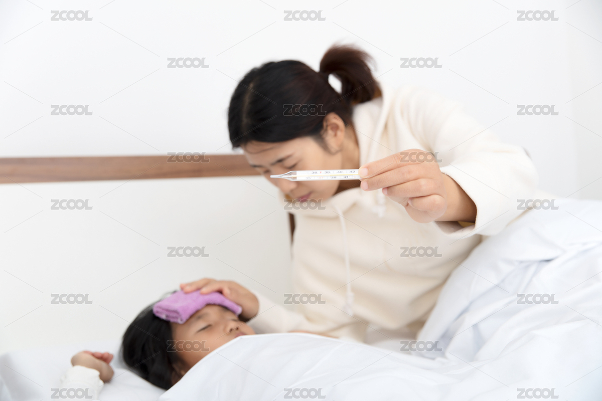 妈妈照顾发烧的女儿（主预览-7702352） - 未分类 - 站酷设计师小羽怪原创素材 - 站酷ZCOOL