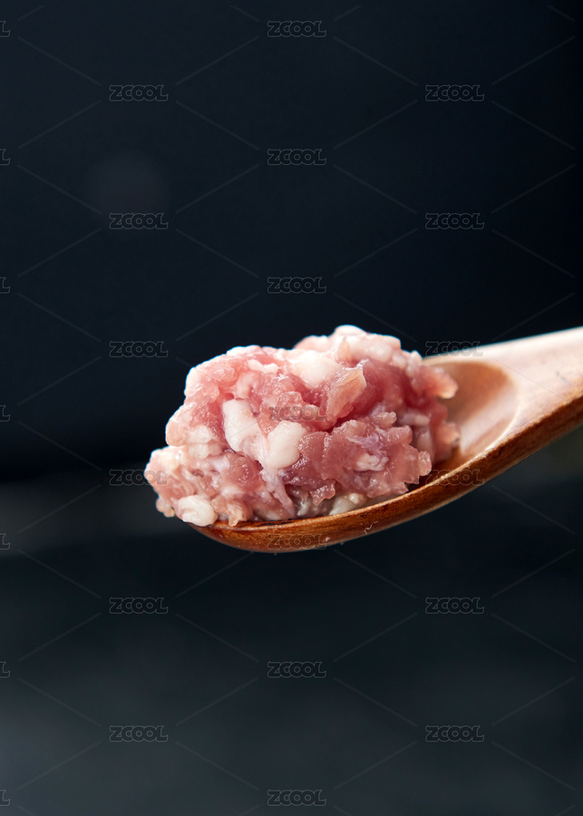 勺子里的豬肉餡（主預(yù)覽-9010847） - 未分類 - 站酷設(shè)計(jì)師密斯楊攝影原創(chuàng)素材 - 站酷ZCOOL