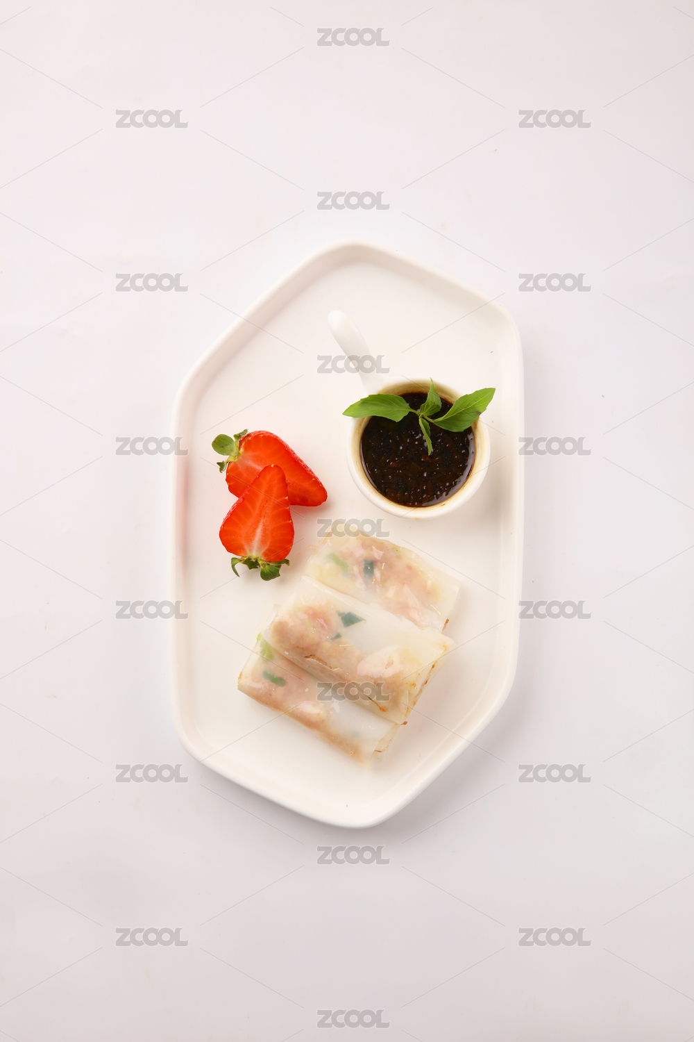 美食摄影白底图-粿条卷