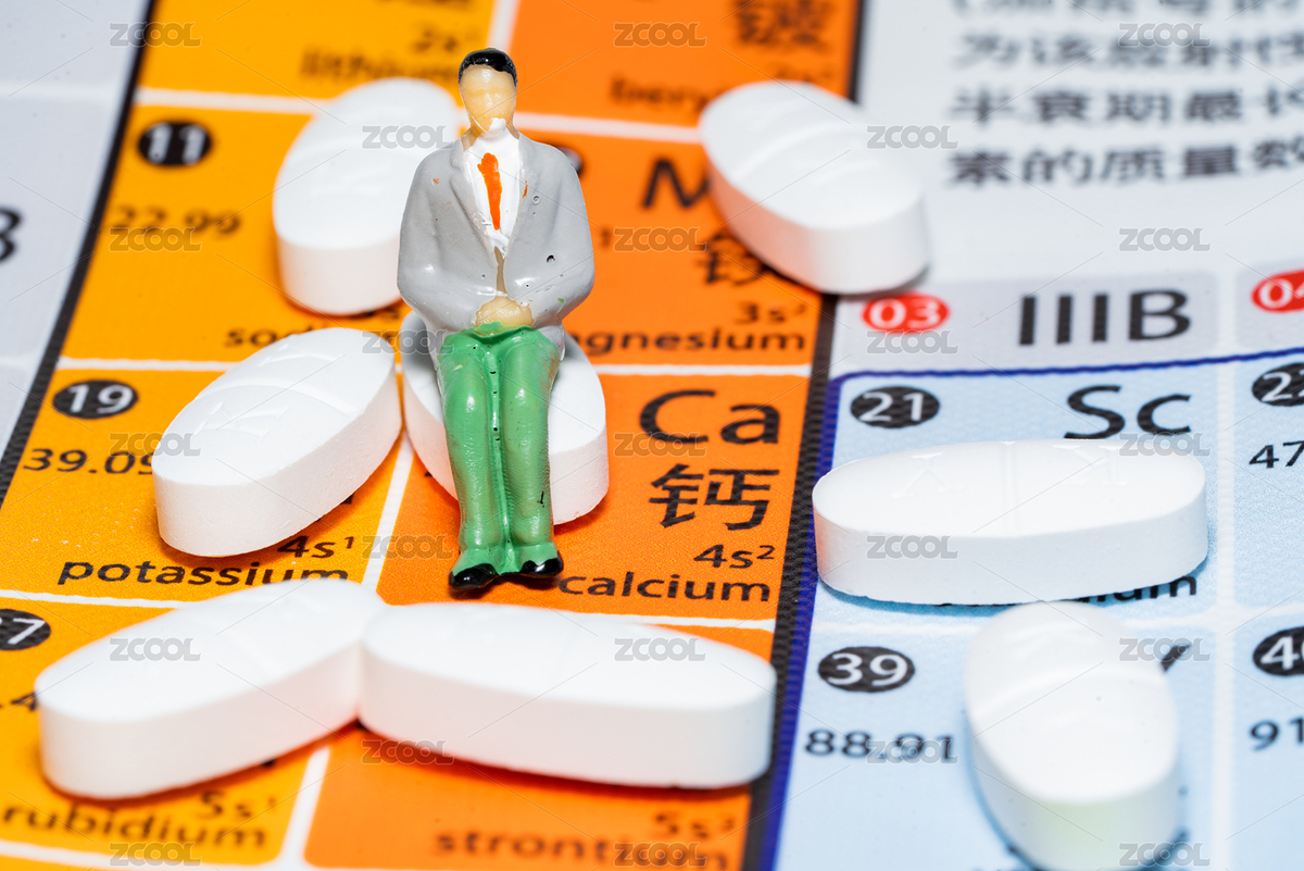 微距小人攝影鈣片與元素周期表補(bǔ)鈣概念（主預(yù)覽-5850067） - 未分類 - 站酷設(shè)計(jì)師D123D4原創(chuàng)素材 - 站酷ZCOOL