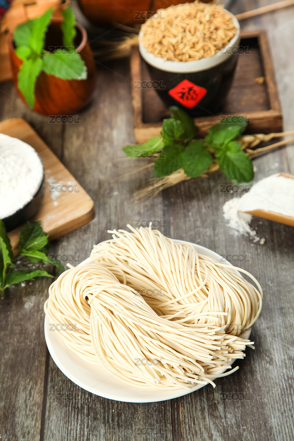 木底上放著一盤手工面（主預(yù)覽-6055672） - 未分類 - 站酷設(shè)計(jì)師PAOPAO攝影工作室原創(chuàng)素材 - 站酷ZCOOL