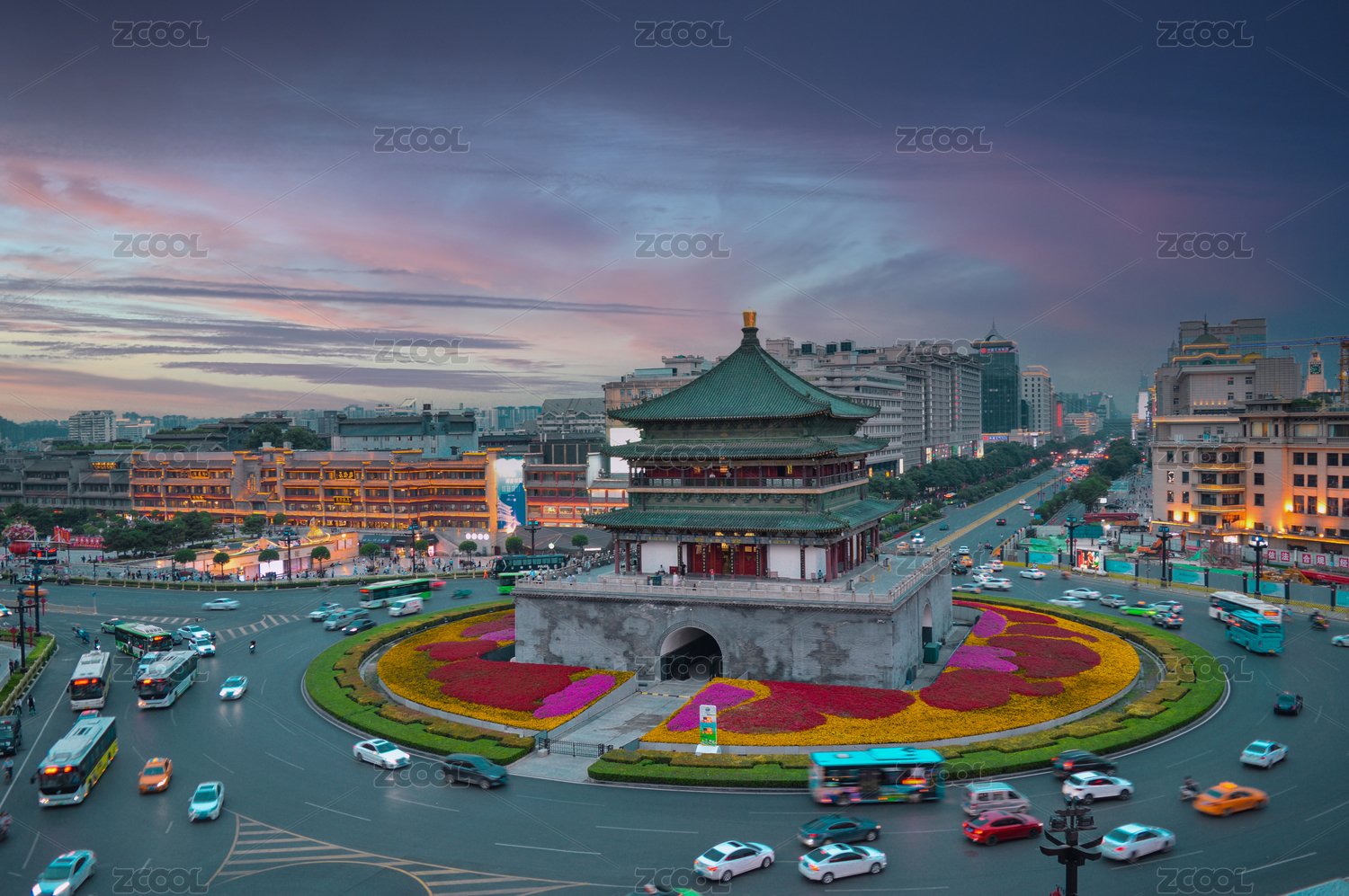 中国西安市中心钟楼傍晚风光摄影