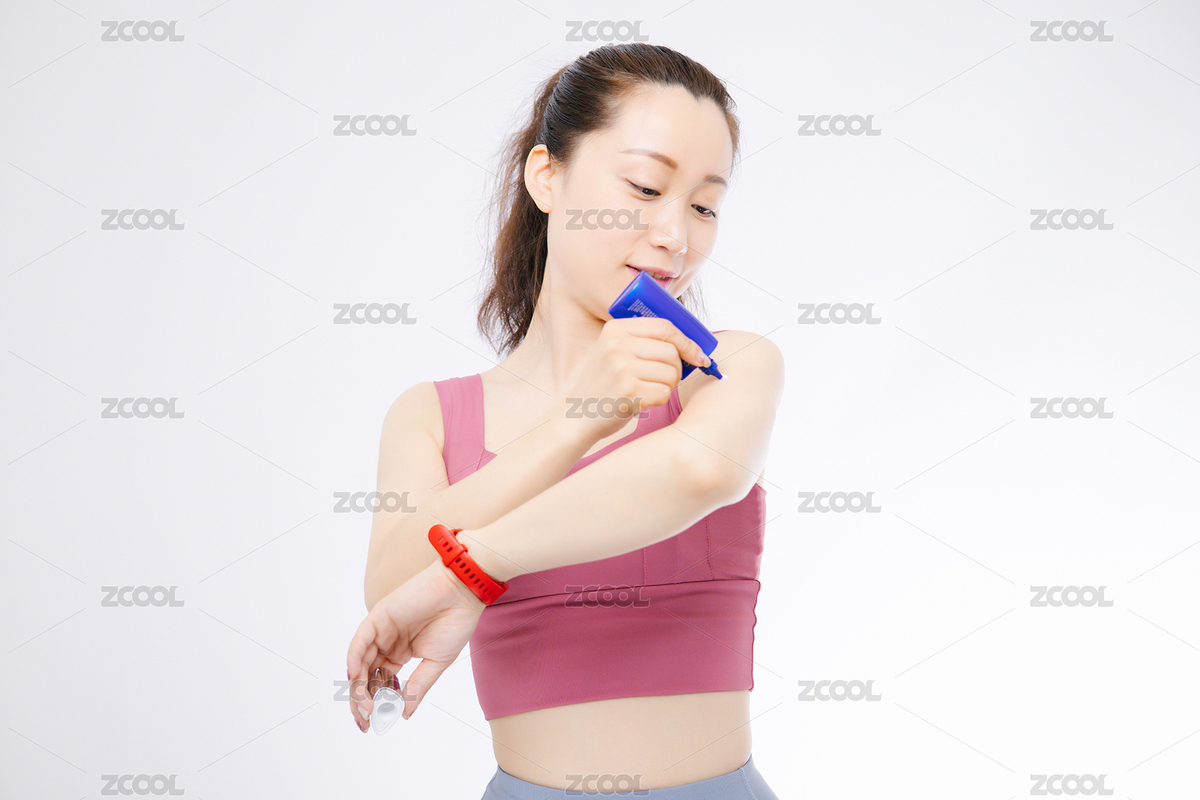 使用防曬 服護品的亞洲女性（主預覽-8669116） - 未分類 - 站酷設計師啊喔鵝咿嗚魚原創(chuàng)素材 - 站酷ZCOOL