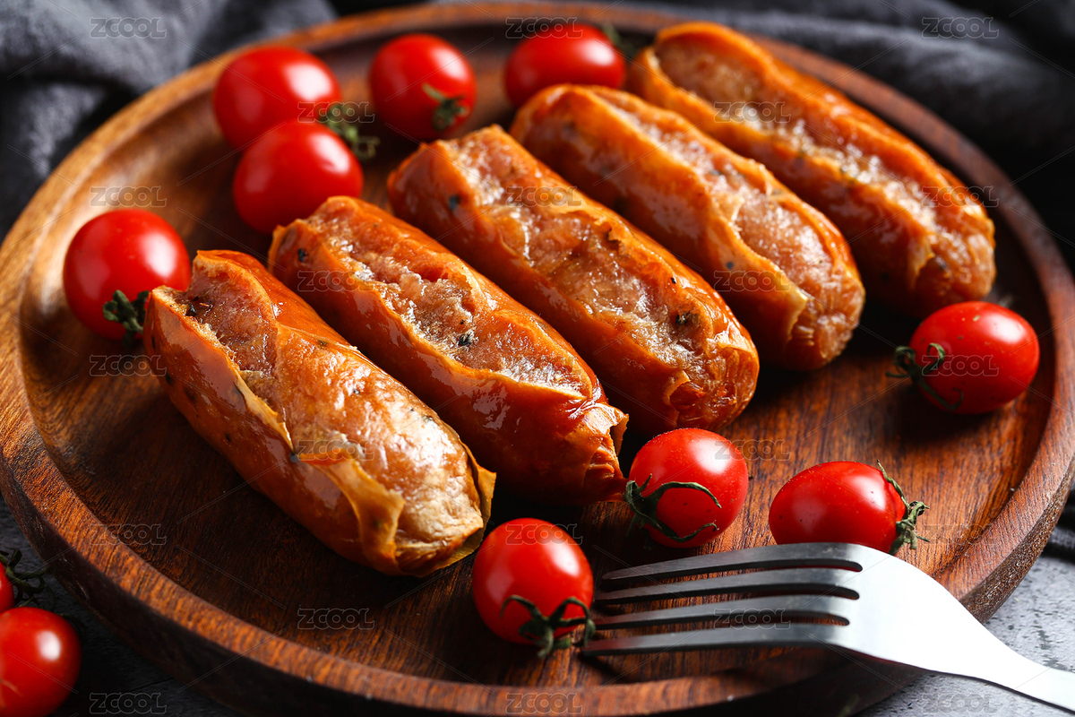 烤肠和圣女果放在木盘里（主预览-2644538） - 未分类 - 站酷设计师沉默的螺旋JN原创素材 - 站酷ZCOOL