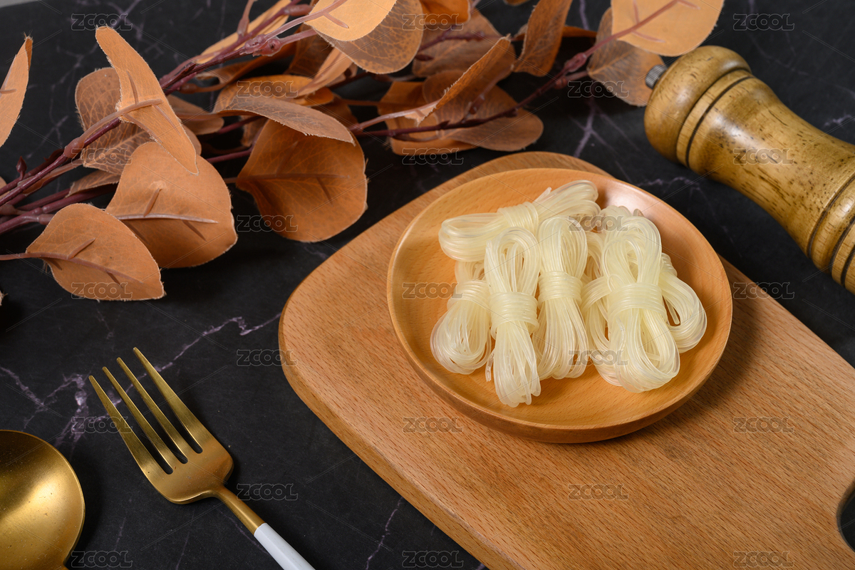 桌面上的盤子里的美味可口的干魔芋絲結(jié)（主預(yù)覽-8861582） - 未分類 - 站酷設(shè)計(jì)師我是小助理原創(chuàng)素材 - 站酷ZCOOL