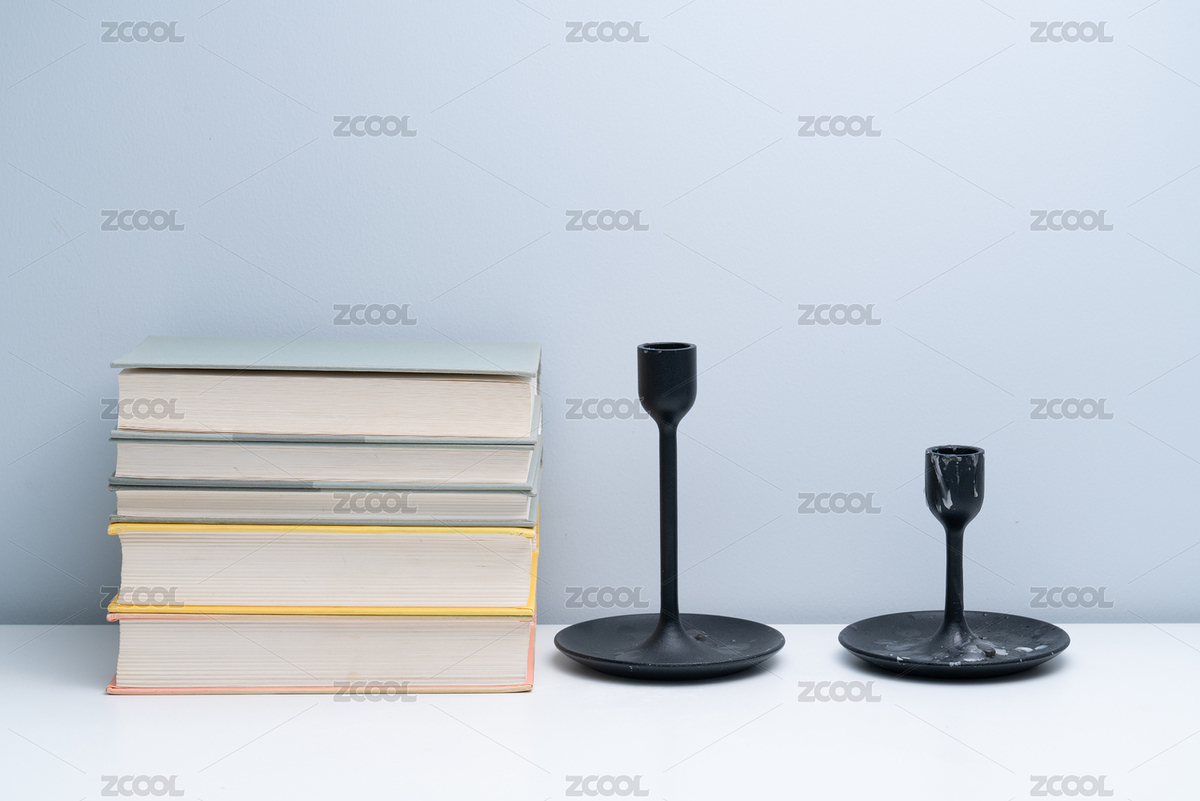 黑色的燭臺(tái)和書籍放在白色桌面上（主預(yù)覽-2316531） - 未分類 - 站酷設(shè)計(jì)師calvin99原創(chuàng)素材 - 站酷ZCOOL