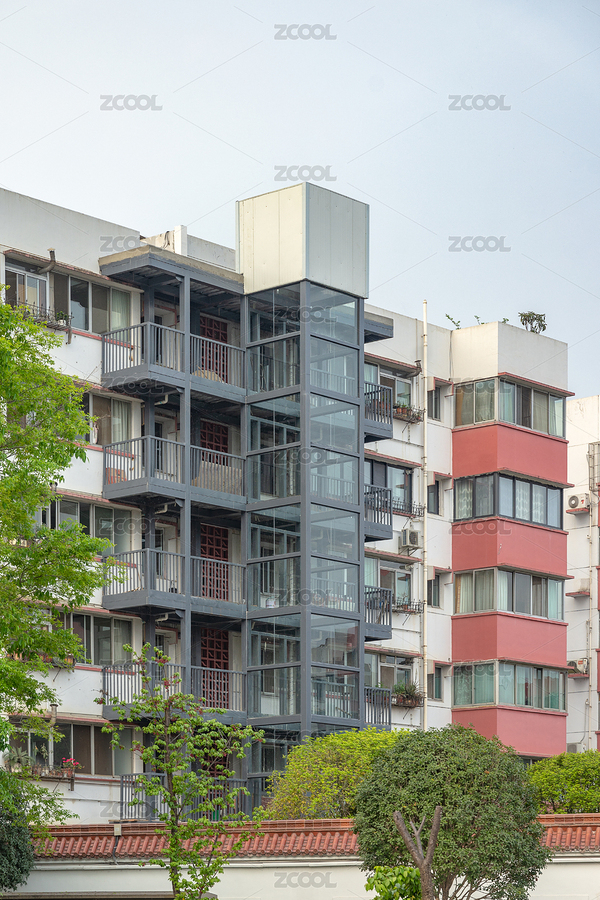 老舊居民樓加裝的外掛電梯（主預覽-9018120） - 未分類 - 站酷設計師Kain_Tsai原創(chuàng)素材 - 站酷ZCOOL