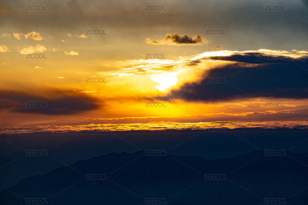 亞洲最大360雪山觀景平臺牛背山金色日出（主預覽-12456398） - 未分類 - 站酷設計師butterfly2025原創(chuàng)素材 - 站酷ZCOOL