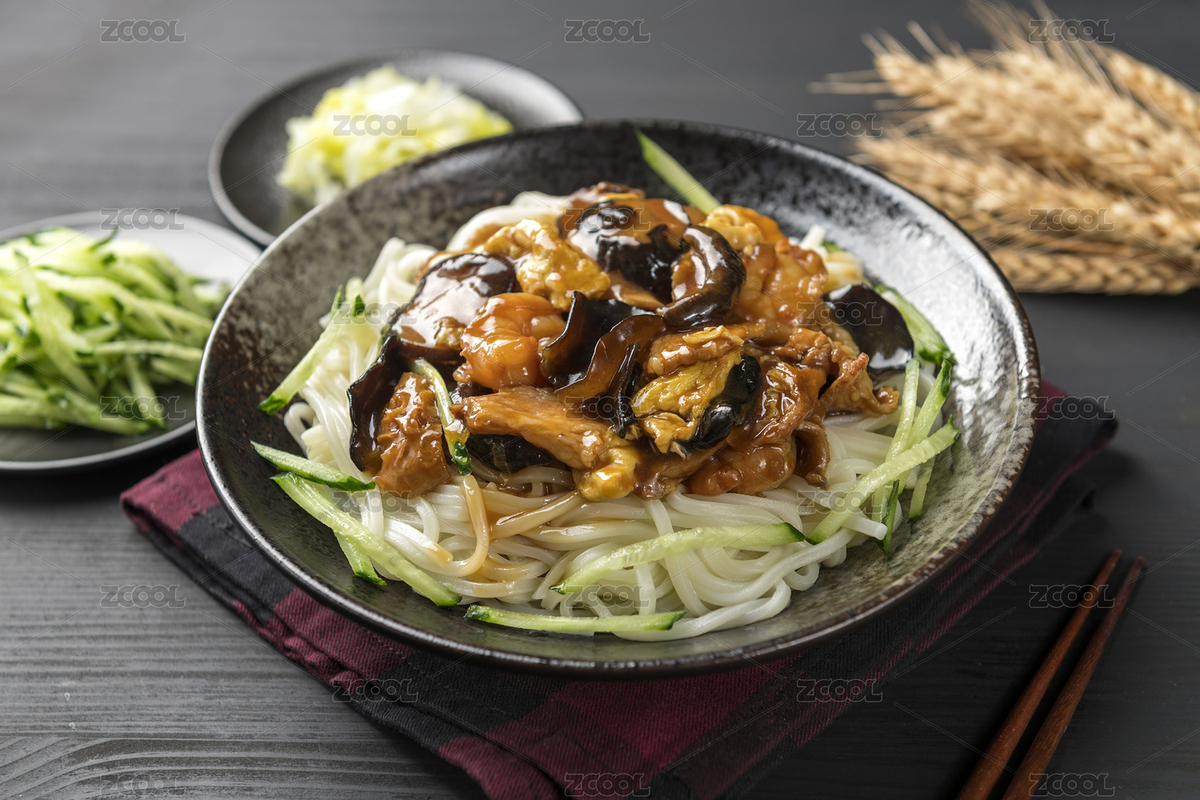 一碗三鲜打卤面特写深色调（主预览-8379521） - 未分类 - 站酷设计师金翅大鹏原创素材 - 站酷ZCOOL