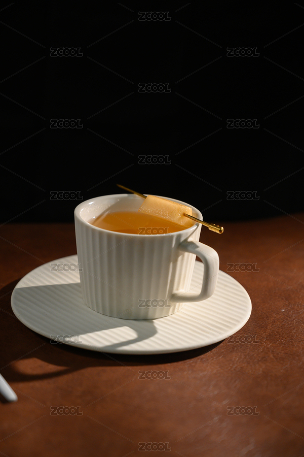 桌面上的杯子里的美味可口的哈密瓜汁（主预览-8645380） - 未分类 - 站酷设计师我是小助理原创素材 - 站酷ZCOOL