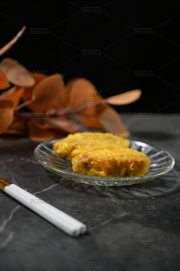 桌面上的盤子里的美味可口的炸雞翅（主預(yù)覽-8014244） - 未分類 - 站酷設(shè)計師我是小助理原創(chuàng)素材 - 站酷ZCOOL