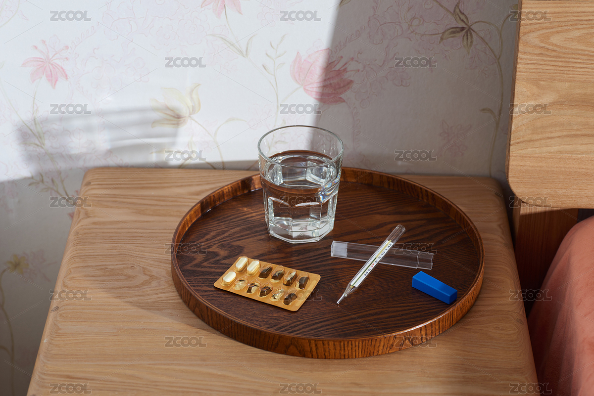 顯示出高熱的水銀體溫計(jì)和解熱鎮(zhèn)痛藥片（主預(yù)覽-4284466） - 未分類 - 站酷設(shè)計(jì)師蔚藍(lán)的白日夢原創(chuàng)素材 - 站酷ZCOOL