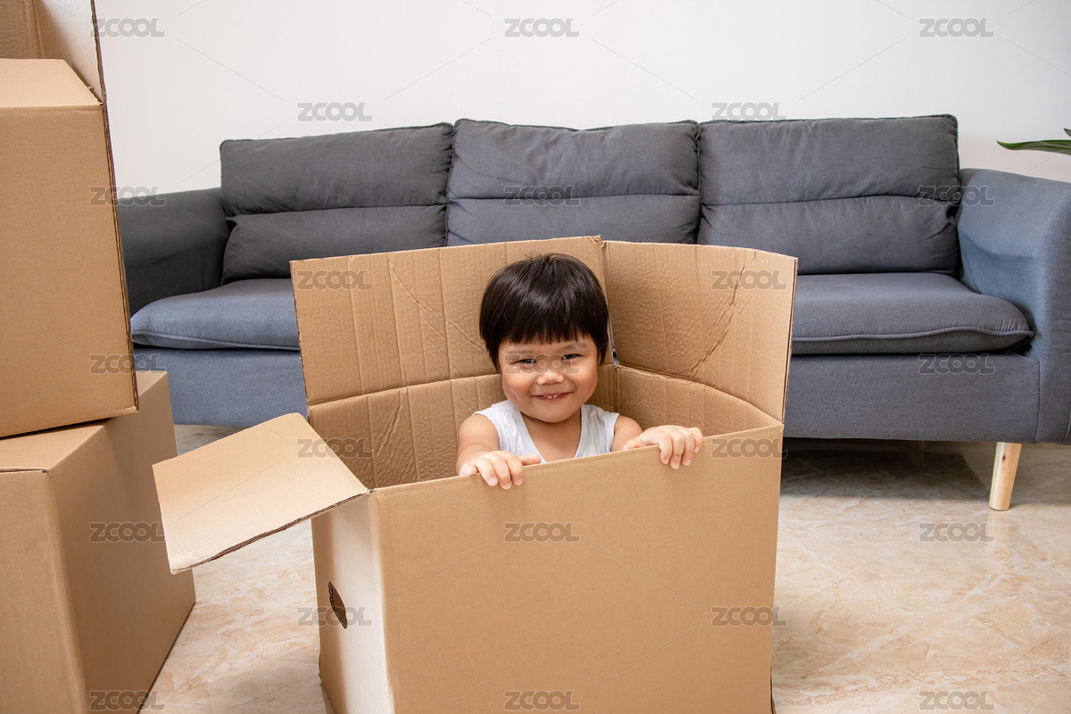 一个中国小女孩在家里玩纸箱（主预览-12688488） - 未分类 - 站酷设计师Z34238275原创素材 - 站酷ZCOOL