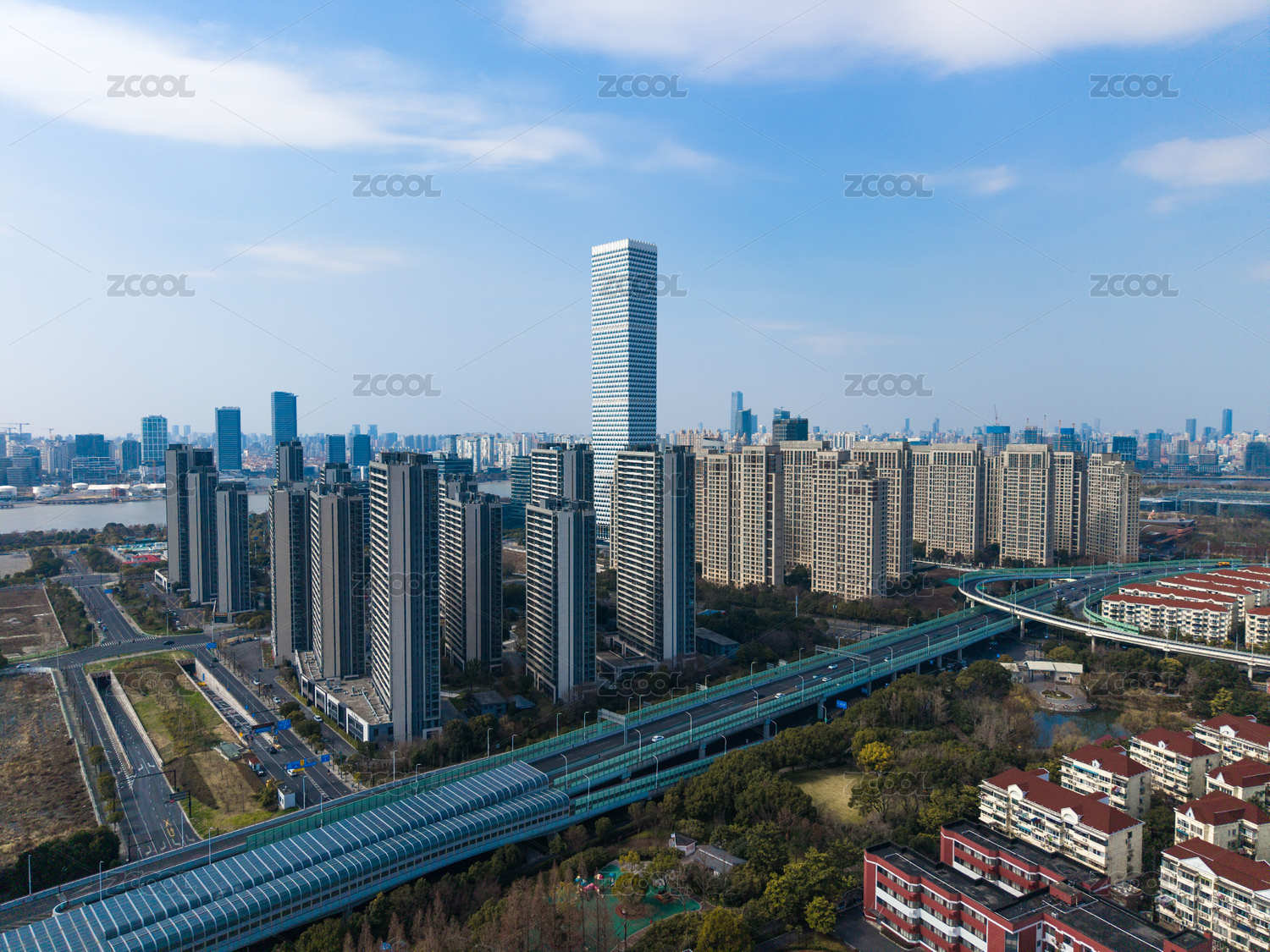 航拍上海市浦东新区世博后滩耀华国际社区