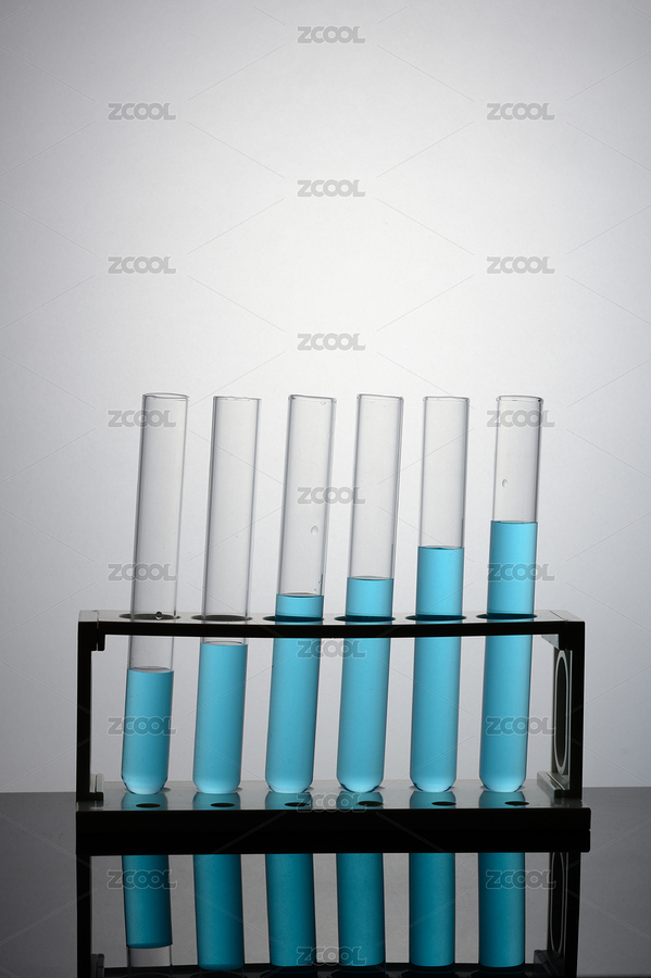 一組盛有藍色液體的實驗室試管（主預覽-8028828） - 未分類 - 站酷設(shè)計師nisl-fang原創(chuàng)素材 - 站酷ZCOOL
