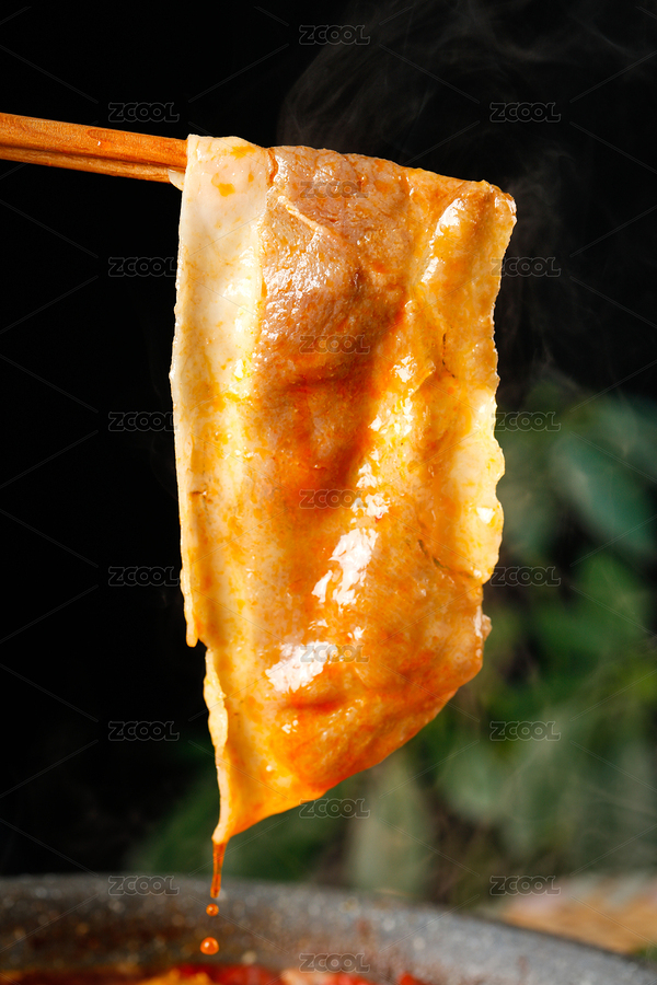 筷子從火鍋里夾起熟的肉卷（主預(yù)覽-999404） - 未分類 - 站酷設(shè)計師PAOPAO攝影工作室原創(chuàng)素材 - 站酷ZCOOL