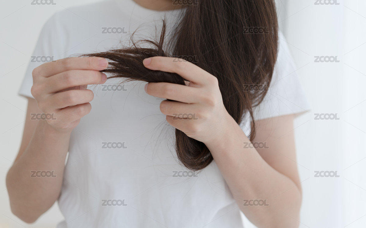 女人手拿着头发（主预览-6181259） - 未分类 - 站酷设计师橘猫Mia原创素材 - 站酷ZCOOL