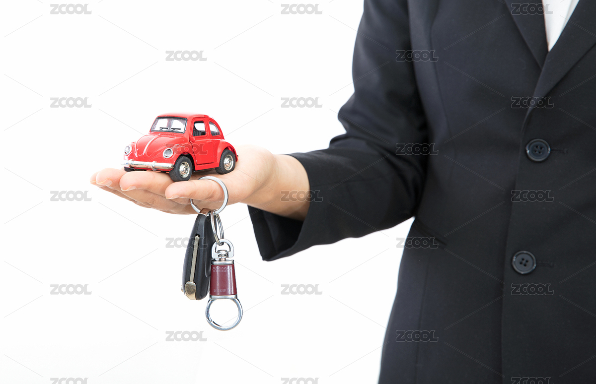 白背景前汽車銷售人員手托小汽車模型和車鑰匙（主預覽-8045384） - 未分類 - 站酷設(shè)計師小羽怪原創(chuàng)素材 - 站酷ZCOOL
