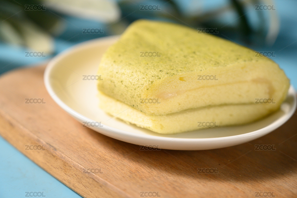 桌面上的盤子里的美味可口的抹茶蛋糕卷（主預覽-11983059） - 未分類 - 站酷設計師我是小助理原創(chuàng)素材 - 站酷ZCOOL