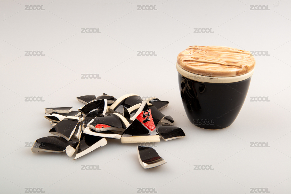 手工陶瓷水缸及打碎的陶瓷碎片（主預(yù)覽-7470293） - 未分類 - 站酷設(shè)計(jì)師雪天的故事原創(chuàng)素材 - 站酷ZCOOL