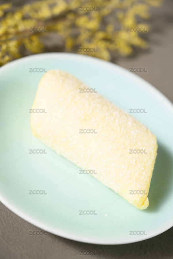 桌面上的盤子里的美味可口的蛋糕卷（主預(yù)覽-12371470） - 未分類 - 站酷設(shè)計師我是小助理原創(chuàng)素材 - 站酷ZCOOL