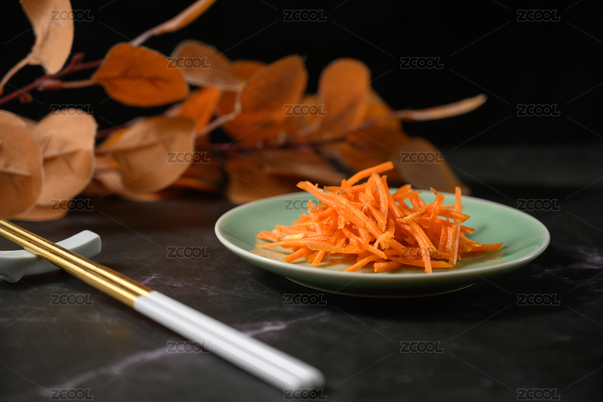 桌面上的盤子里的美味可口的新鮮胡蘿卜絲（主預(yù)覽-9025234） - 未分類 - 站酷設(shè)計師我是小助理原創(chuàng)素材 - 站酷ZCOOL