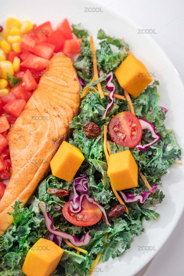 白色桌面上放著一盤三文魚蔬菜沙拉（主預(yù)覽-8418434） - 未分類 - 站酷設(shè)計師濤麟攝影原創(chuàng)素材 - 站酷ZCOOL