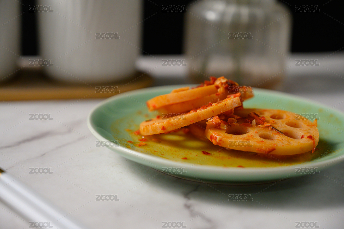 桌面上的盤子里的美味可口的香辣藕片（主預覽-9025527） - 未分類 - 站酷設(shè)計師我是小助理原創(chuàng)素材 - 站酷ZCOOL