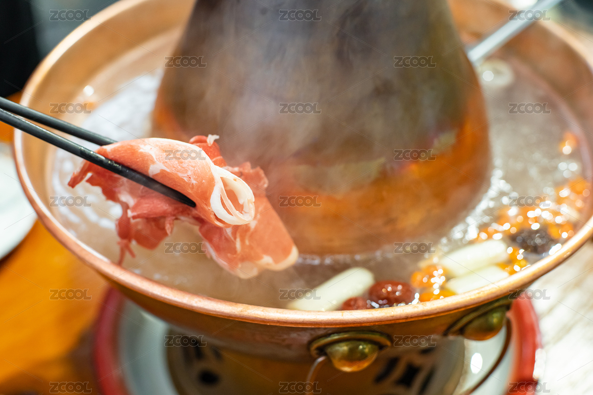 老北京銅鍋骨頭湯里漂浮的香料和泛白的羊肉（主預覽-12532099） - 未分類 - 站酷設計師不識跳蚤原創(chuàng)素材 - 站酷ZCOOL