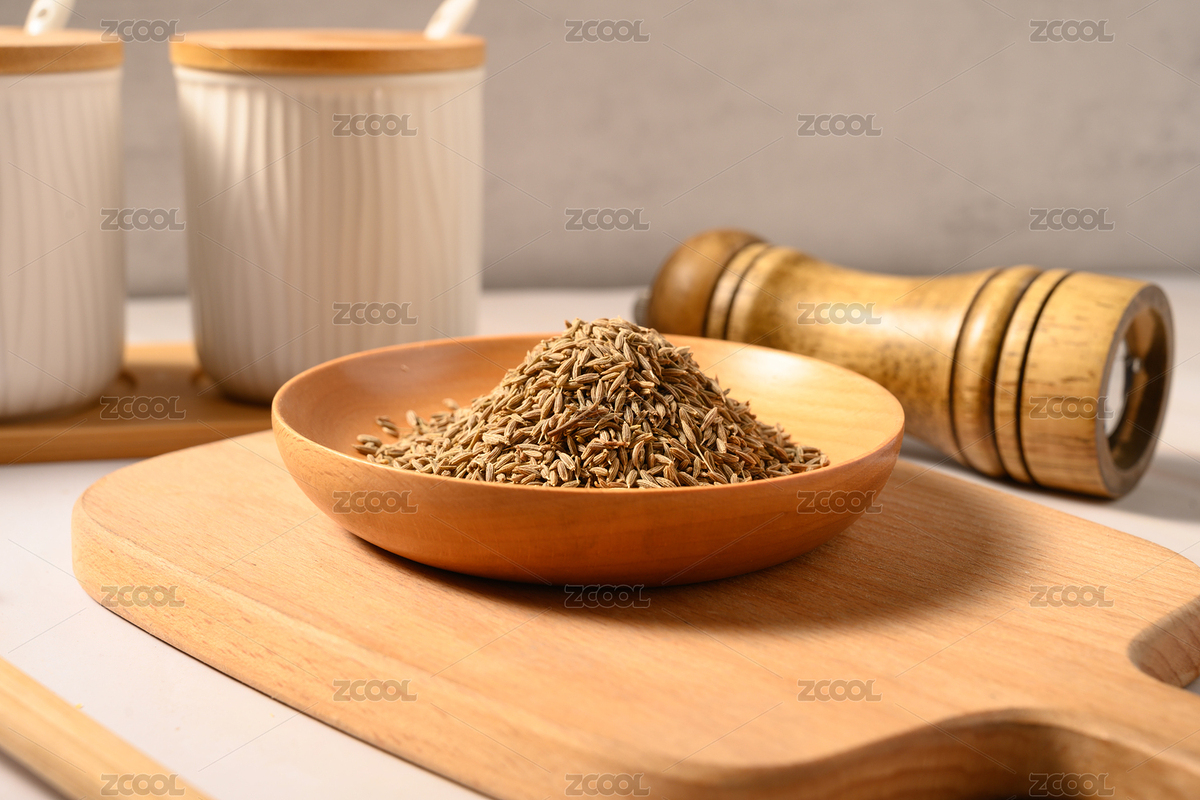 桌面上的木紋盤(pán)子里的香氣四溢的孜然（主預(yù)覽-8577440） - 未分類(lèi) - 站酷設(shè)計(jì)師我是小助理原創(chuàng)素材 - 站酷ZCOOL