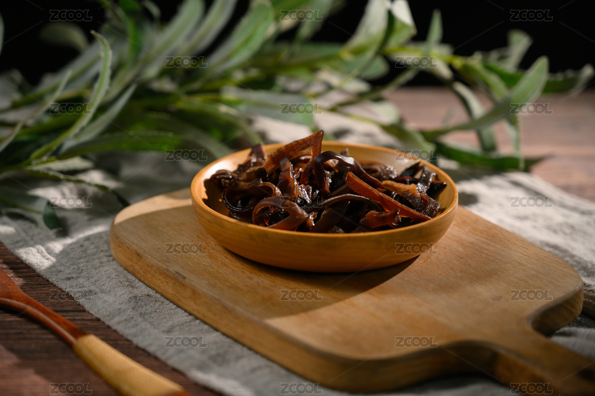 桌面上的盘子里的美味可口的新鲜木耳丝（主预览-8644310） - 未分类 - 站酷设计师我是小助理原创素材 - 站酷ZCOOL