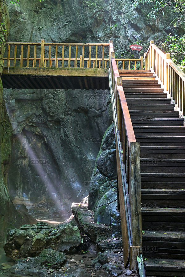 湖北南漳县翡翠峡峡谷光影下通往山谷的阶梯（主预览-11173458） - 未分类 - 站酷设计师群之辉视觉原创素材 - 站酷ZCOOL