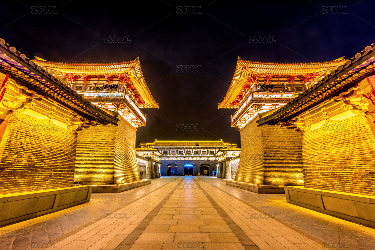 中国湖北襄阳唐城影视基地夜景风光