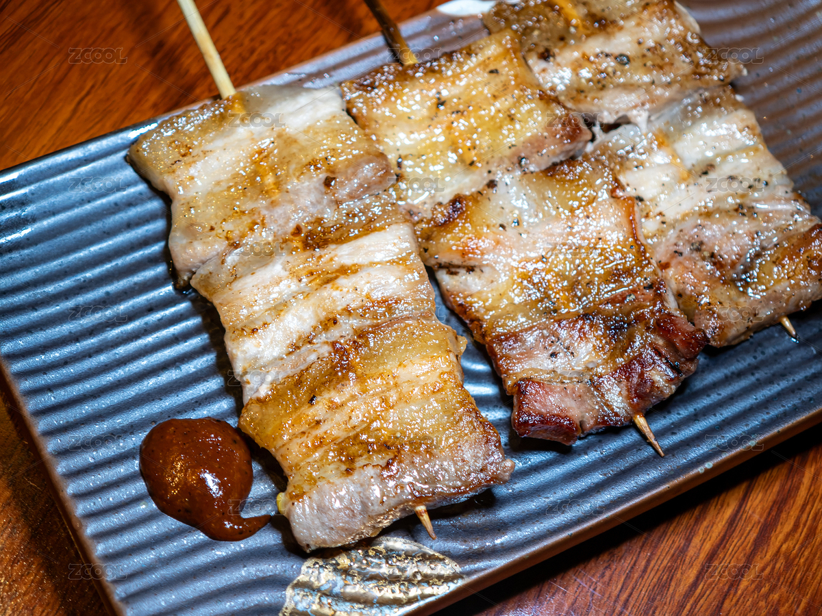 盛放在陶瓷盤上的日式烤五花肉串（主預(yù)覽-11294809） - 未分類 - 站酷設(shè)計(jì)師STC炳權(quán)原創(chuàng)素材 - 站酷ZCOOL