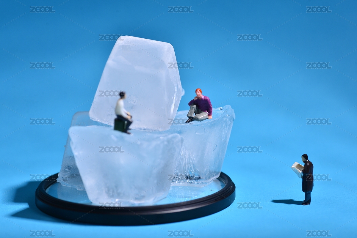 蓝色背景上的冰块与小人，全球变暖思考（主预览-7113315） - 未分类 - 站酷设计师猫~二原创素材 - 站酷ZCOOL