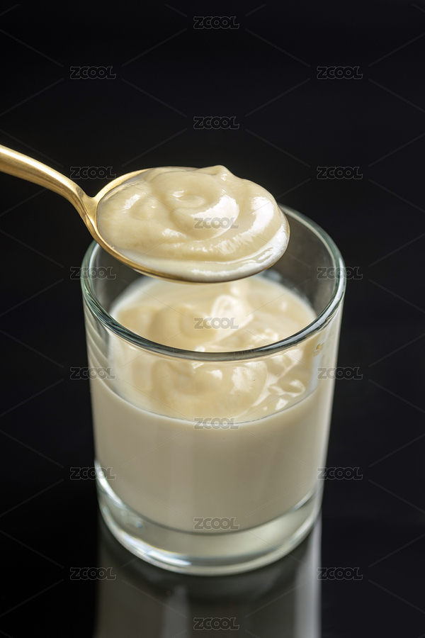 勺盛酸奶特寫黑色背景（主預(yù)覽-5578059） - 未分類 - 站酷設(shè)計師金翅大鵬原創(chuàng)素材 - 站酷ZCOOL