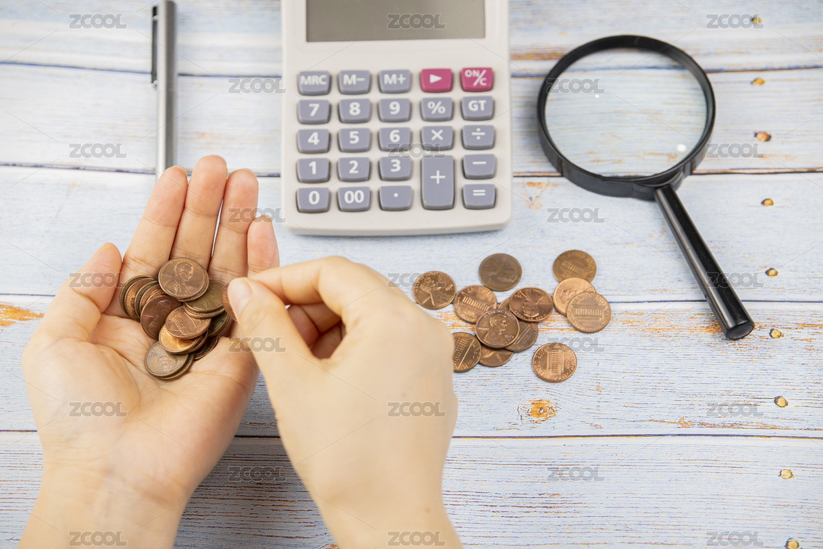 双手正在桌子上数钱（主预览-4385706） - 未分类 - 站酷设计师superbao0406原创素材 - 站酷ZCOOL