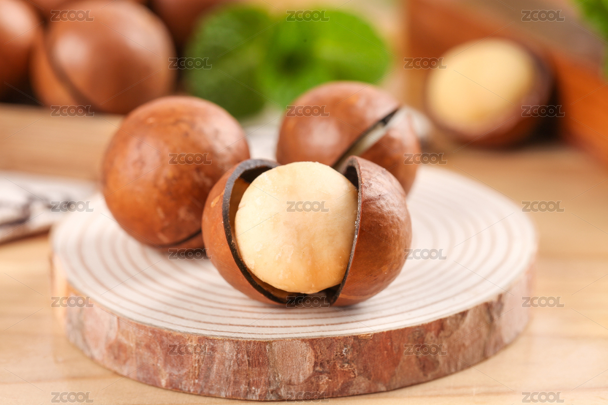 木板上放著澳洲堅(jiān)果（主預(yù)覽-8364418） - 未分類 - 站酷設(shè)計(jì)師PAOPAO攝影工作室原創(chuàng)素材 - 站酷ZCOOL