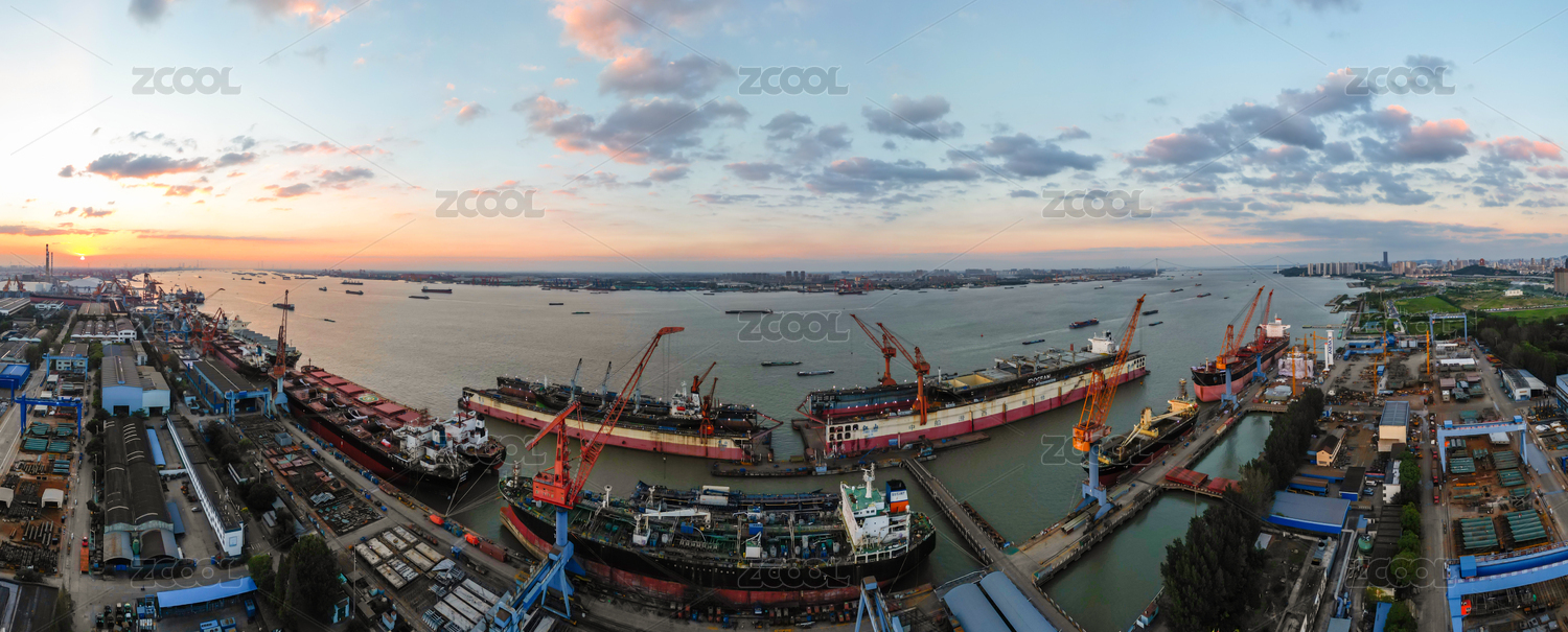 长江江阴段及码头景观