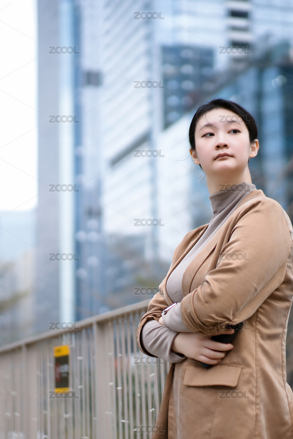 現(xiàn)代建筑與城市環(huán)境中自信的女商人（主預覽-2630282） - 未分類 - 站酷設計師feichangbaoquan原創(chuàng)素材 - 站酷ZCOOL