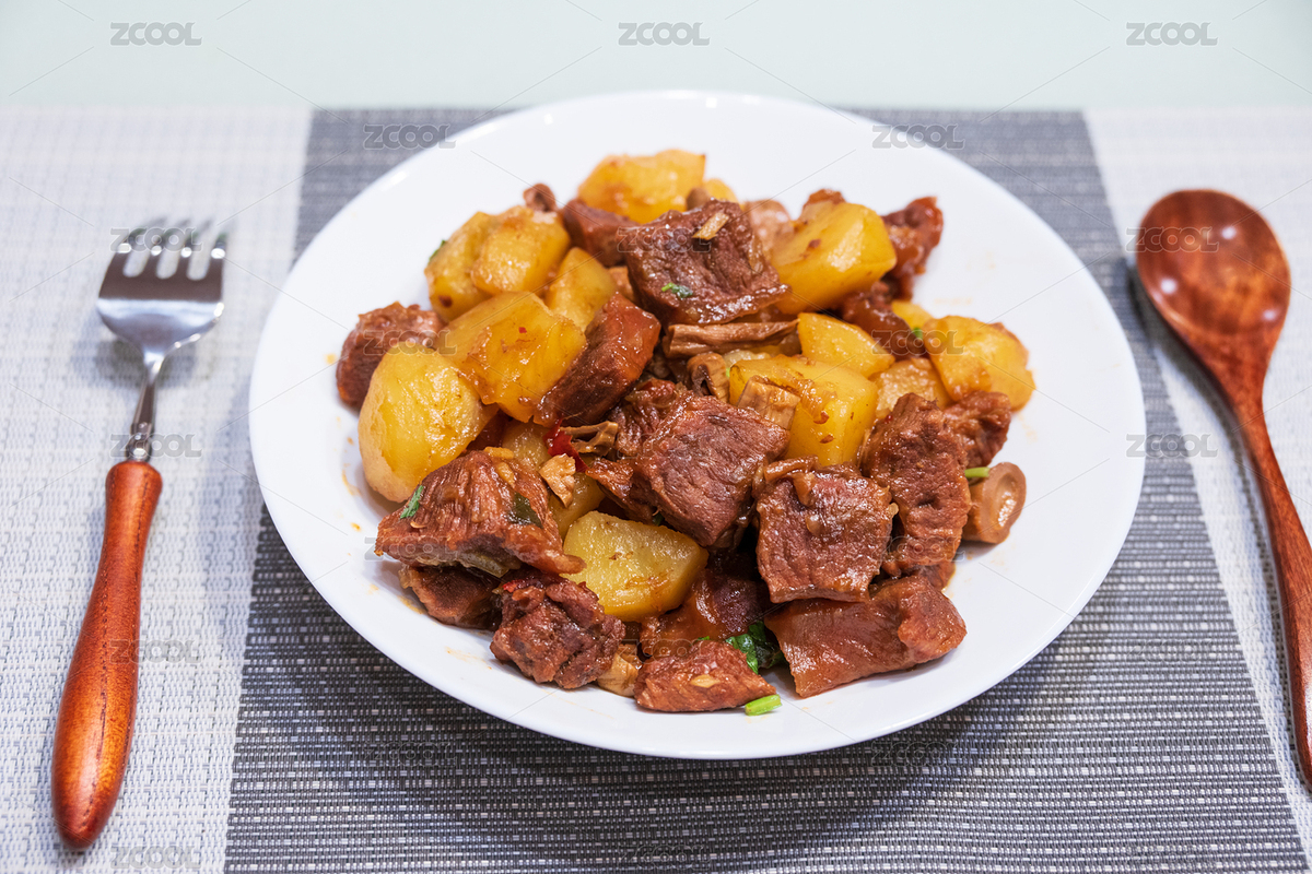 一盤土豆燒牛肉特寫（主預(yù)覽-9032740） - 未分類 - 站酷設(shè)計(jì)師stocktanx原創(chuàng)素材 - 站酷ZCOOL