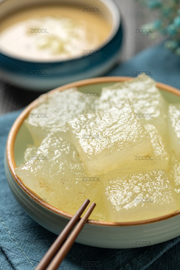 傳統(tǒng)小吃煎燜子特寫木桌面深色調(diào)（主預(yù)覽-7191433） - 未分類 - 站酷設(shè)計師金翅大鵬原創(chuàng)素材 - 站酷ZCOOL