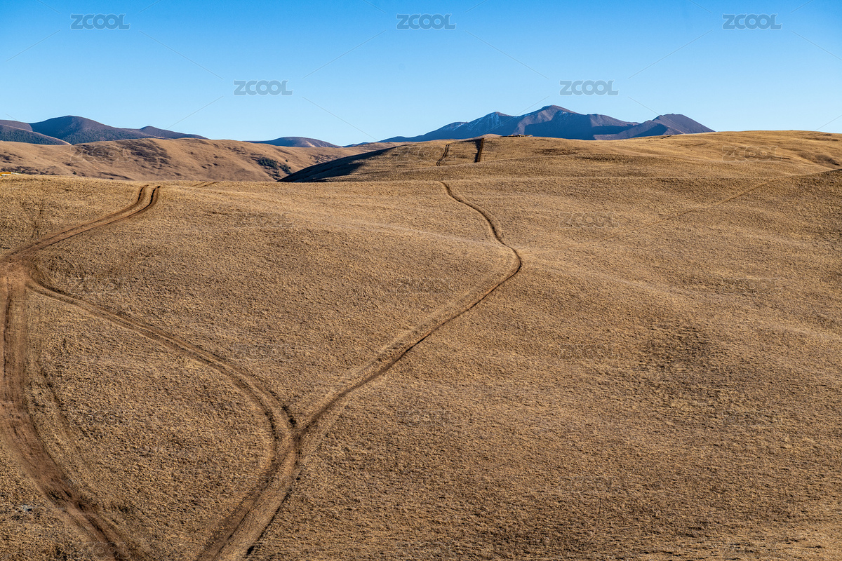 草地上的車輪痕跡（主預(yù)覽-2689300） - 未分類 - 站酷設(shè)計師獨步行攝原創(chuàng)素材 - 站酷ZCOOL
