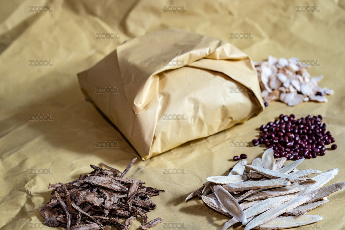 多种药材以及中药包在黄色牛皮纸上（主预览-7891649） - 未分类 - 站酷设计师Z26302855原创素材 - 站酷ZCOOL