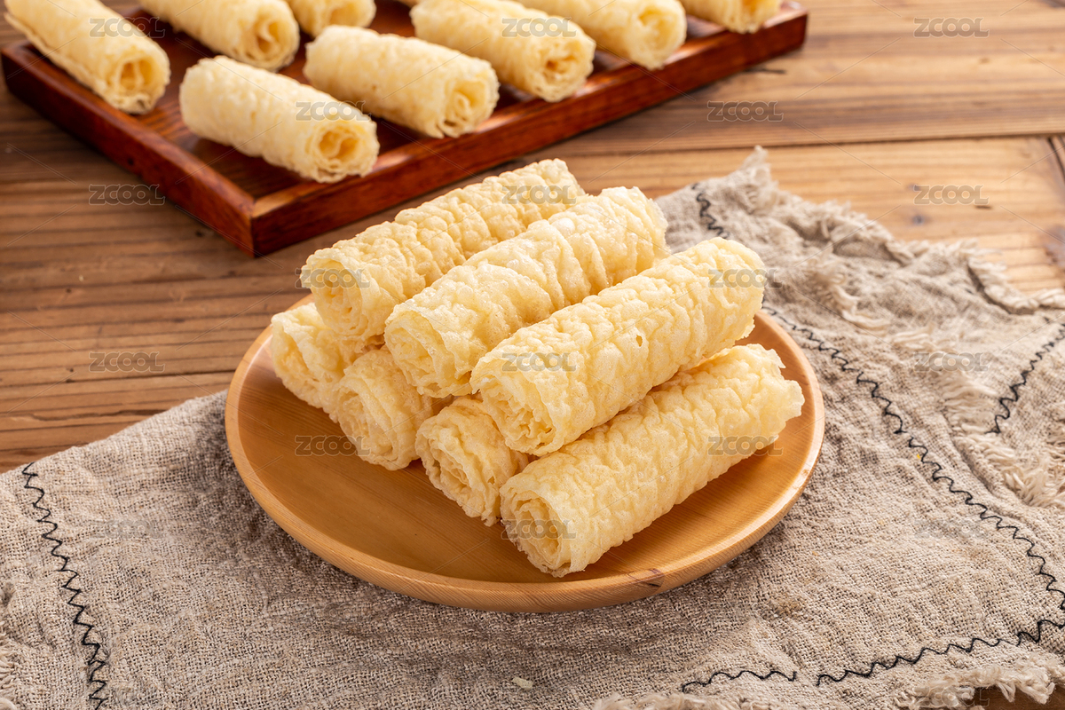 木板背景上滿滿一盤豆皮卷（主預(yù)覽-6476150） - 未分類 - 站酷設(shè)計師眾目攝影設(shè)計原創(chuàng)素材 - 站酷ZCOOL