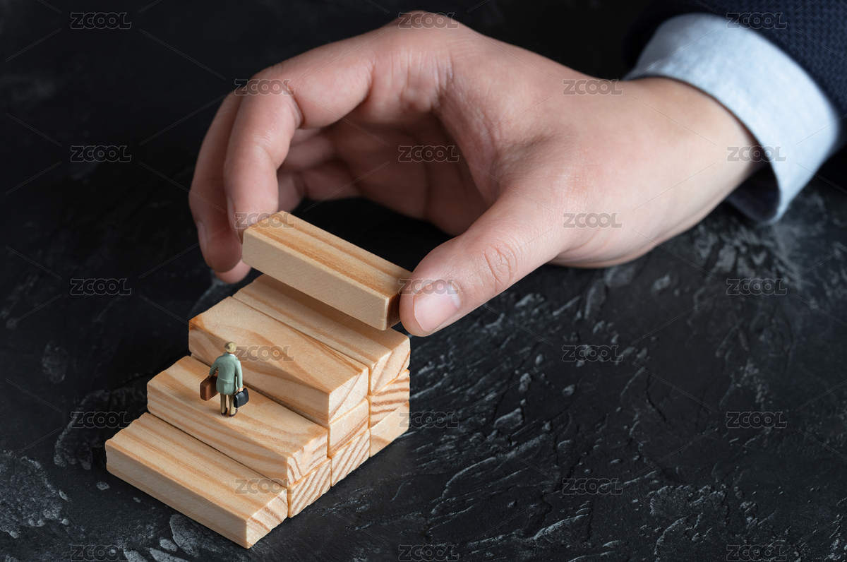 用手給商務(wù)小人搭建成功的階梯（主預(yù)覽-1752287） - 未分類(lèi) - 站酷設(shè)計(jì)師黑白湊原創(chuàng)素材 - 站酷ZCOOL