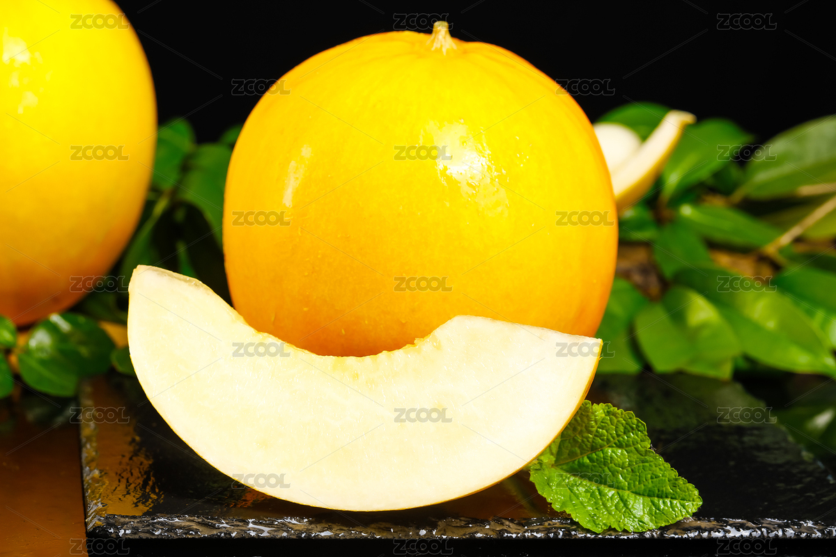 深底上放著一個完整的黃河蜜瓜和切塊的甜瓜（主預覽-5776660） - 未分類 - 站酷設計師PAOPAO攝影工作室原創(chuàng)素材 - 站酷ZCOOL