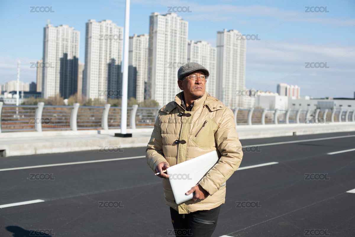 戴前進(jìn)帽男性老年工程師（主預(yù)覽-6062983） - 未分類 - 站酷設(shè)計(jì)師雪天的故事原創(chuàng)素材 - 站酷ZCOOL