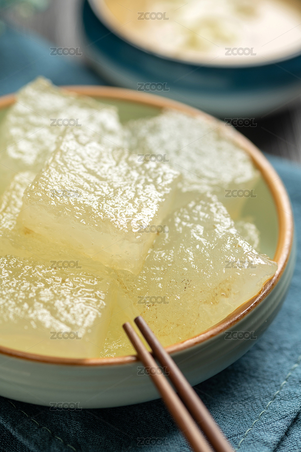 傳統(tǒng)小吃煎燜子特寫木桌面深色調(diào)（主預(yù)覽-7820985） - 未分類 - 站酷設(shè)計師金翅大鵬原創(chuàng)素材 - 站酷ZCOOL