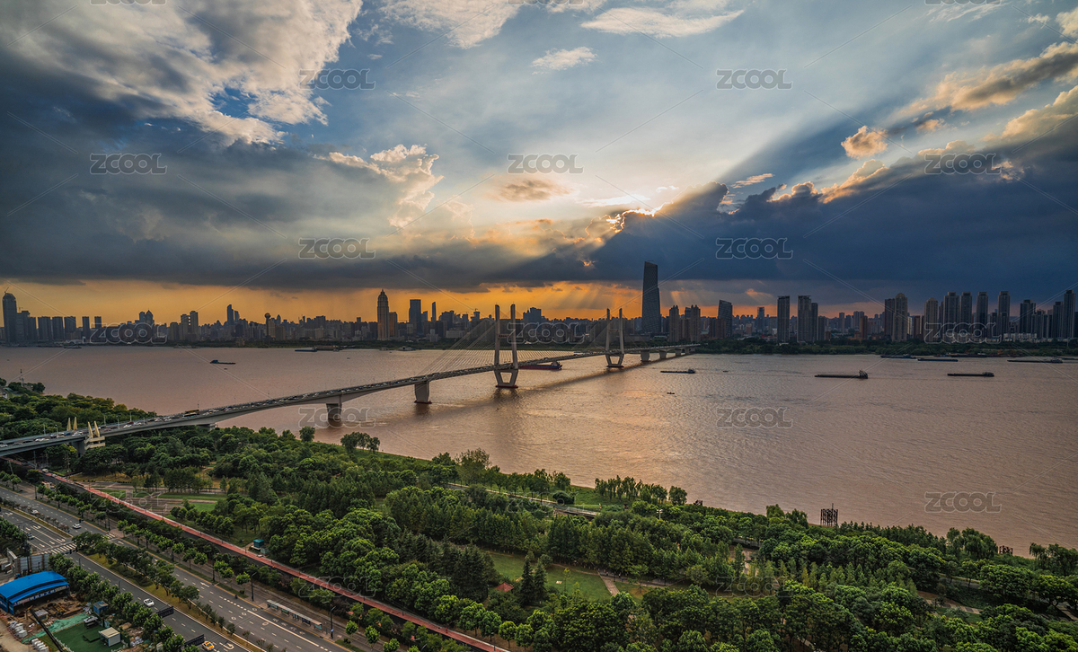 暴雨來(lái)臨前的武漢長(zhǎng)江二橋（主預(yù)覽-8866659） - 未分類 - 站酷設(shè)計(jì)師攝影師阿昱原創(chuàng)素材 - 站酷ZCOOL